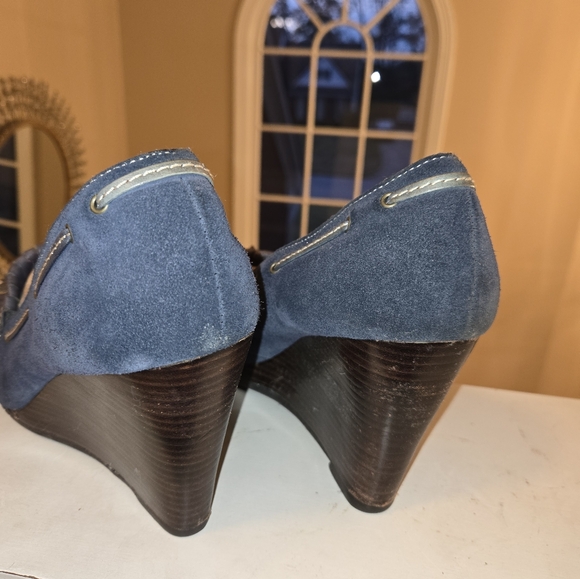 Blue Suede Wedged Aerosoles w / Tassels - Picture 8 of 10